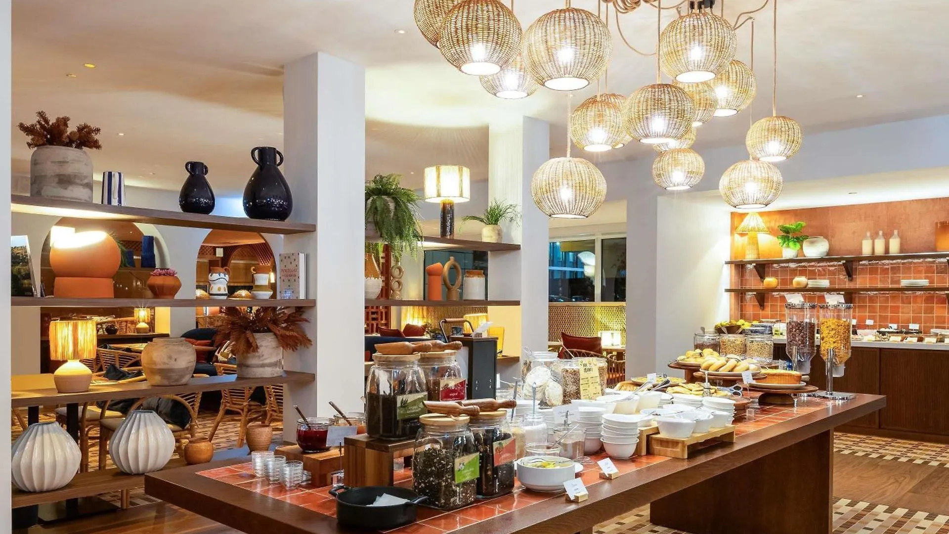Novotel Luxembourg Kirchberg Люксембург